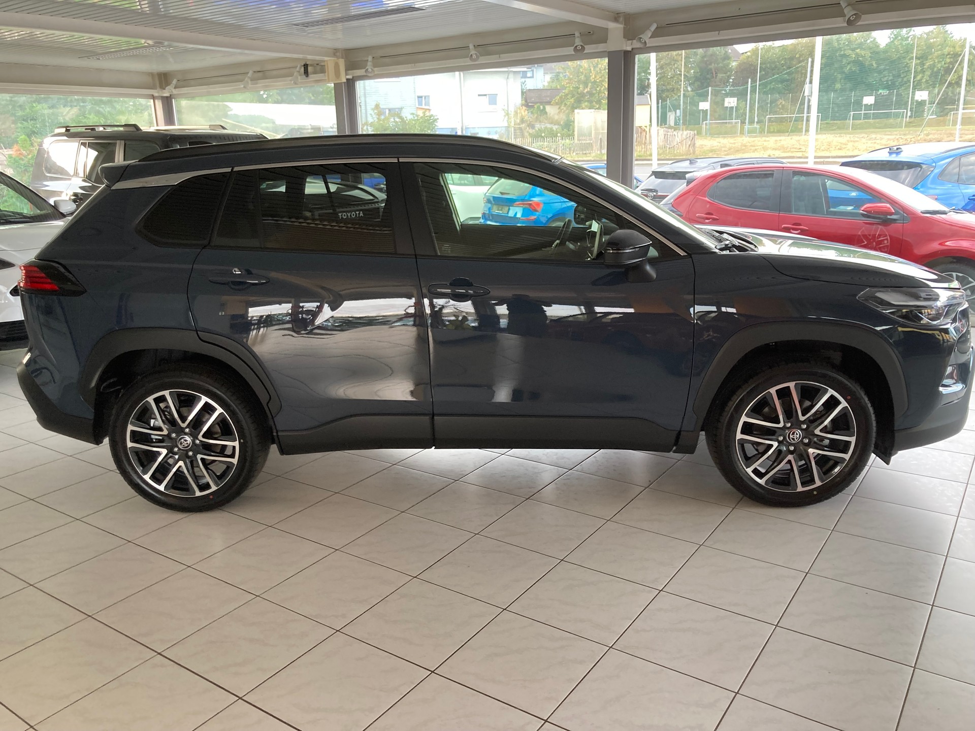 TOYOTA Corolla Cross 2.0 Trend e-CVT AWD-image-3
