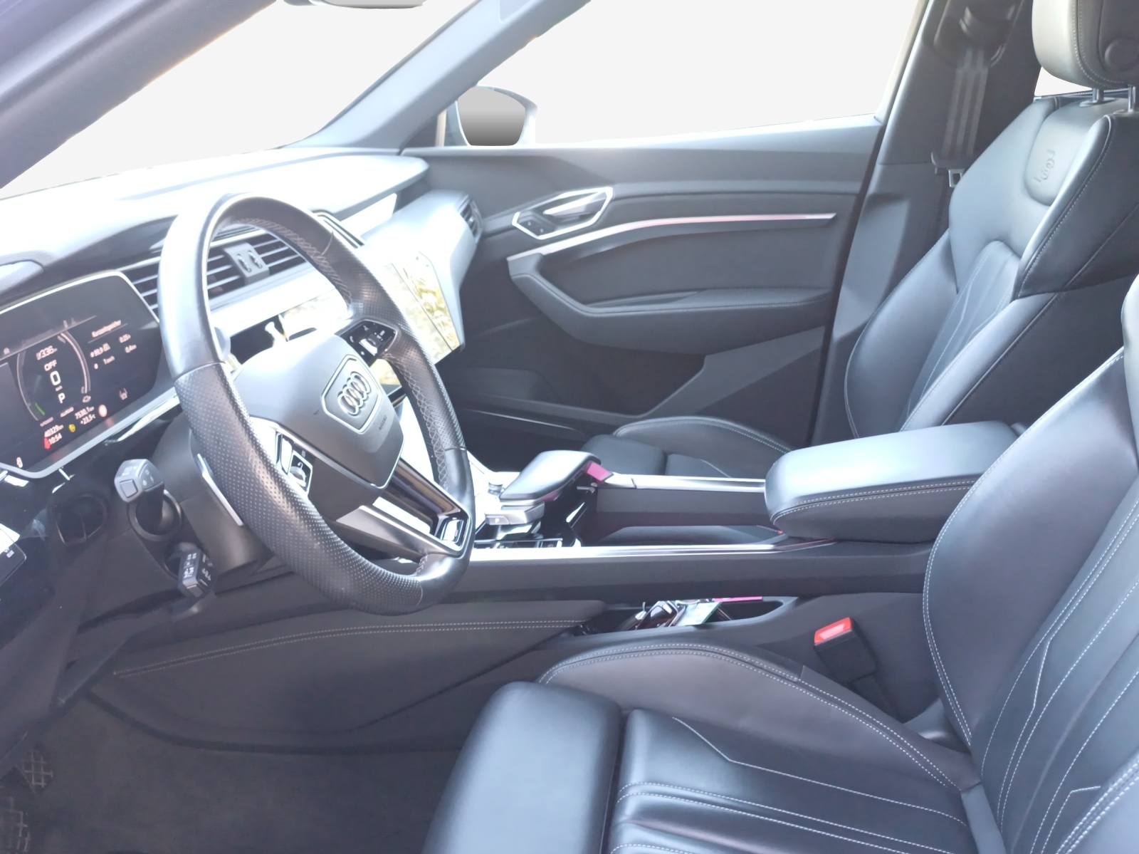 AUDI e-tron 55 Sportback Advanced Black Edition quattro-image-7