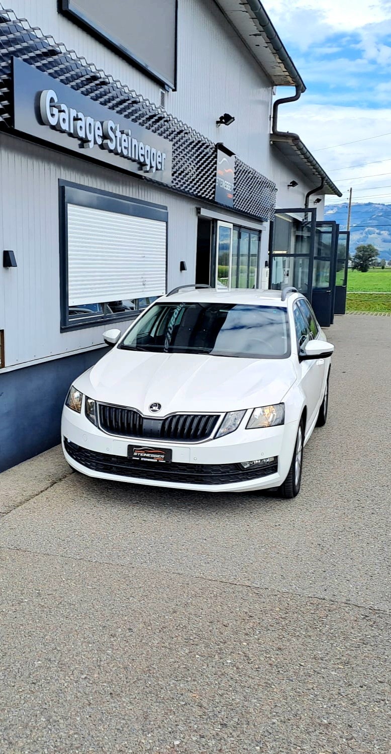 SKODA Octavia Combi 2.0 TDI Ambition DSG-image-2