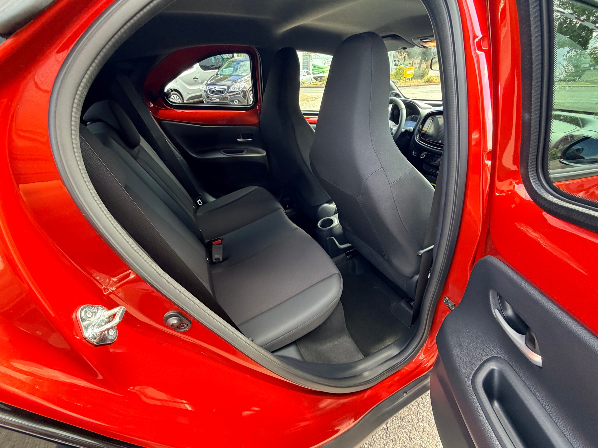 TOYOTA Aygo X 1.0 VVT-i Limited CVT-image-10