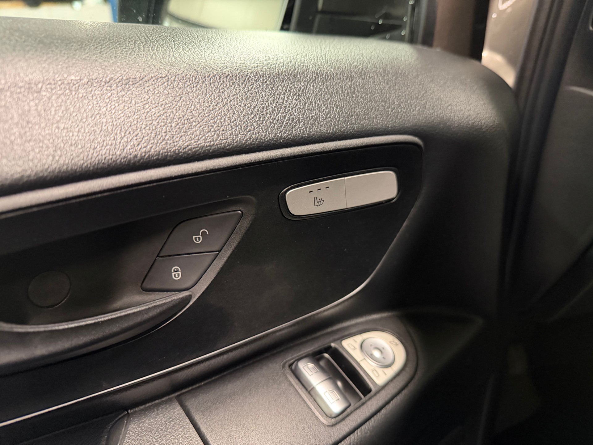 MERCEDES-BENZ VITO 119 BT 4X4-image-11