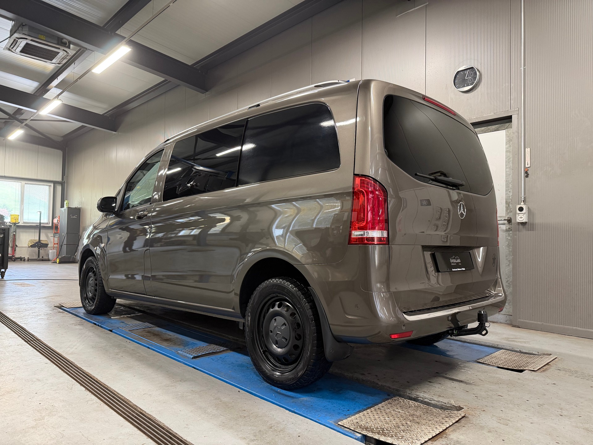 MERCEDES-BENZ VITO 119 BT 4X4-image-2
