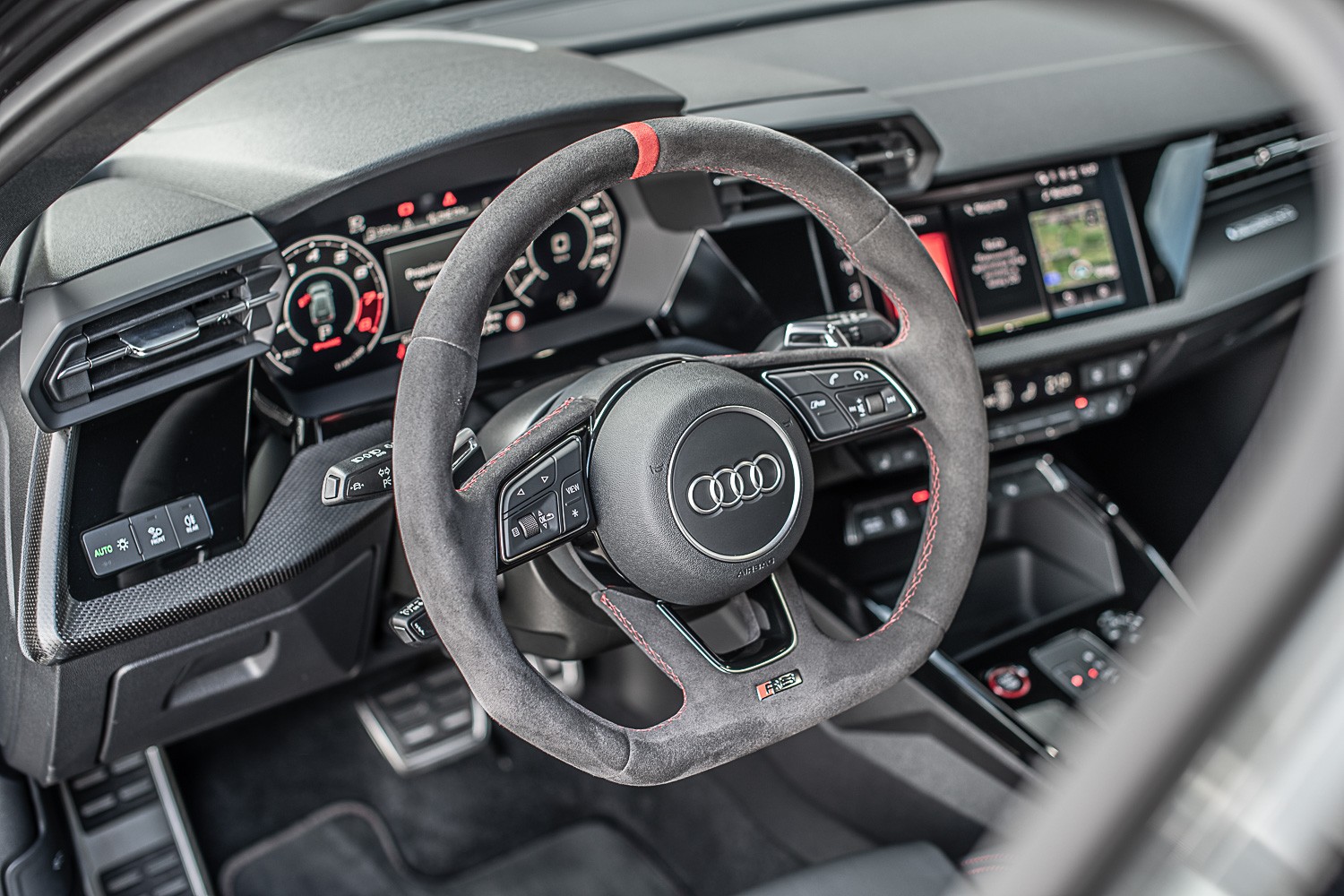 AUDI RS3 SB 2.5 TSI quattro "Pack Carbone"-image-21