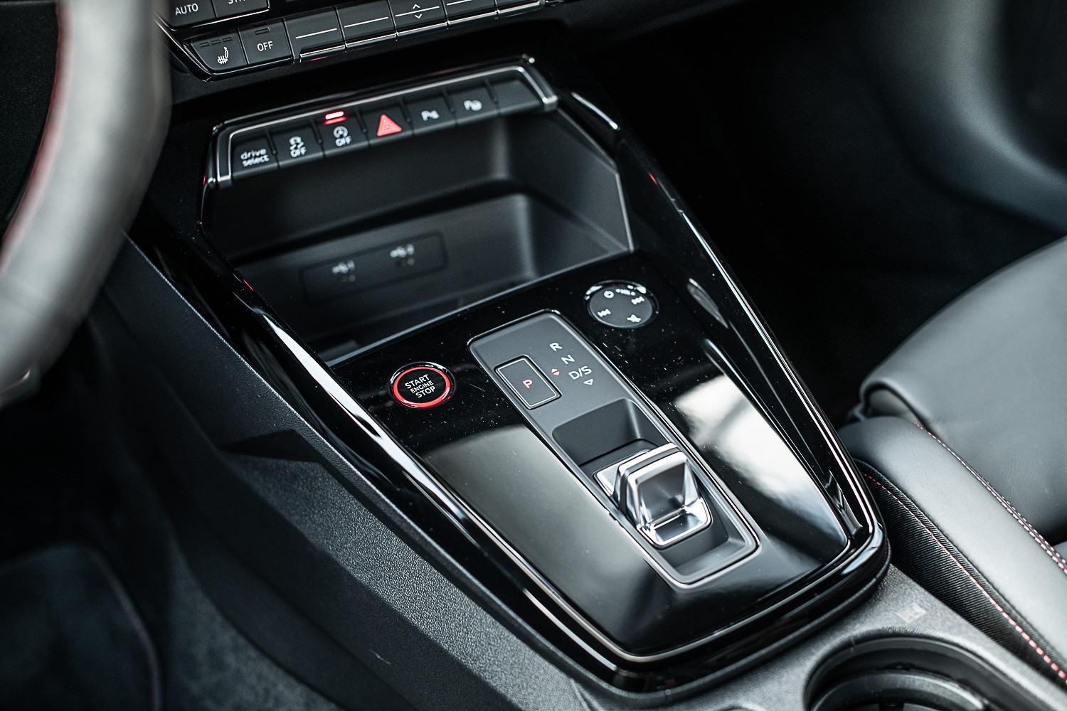 AUDI RS3 SB 2.5 TSI quattro "Pack Carbone"-image-23