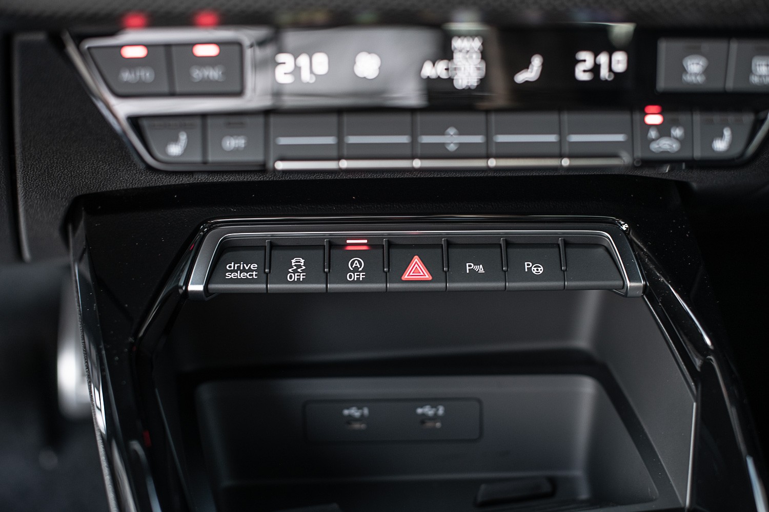 AUDI RS3 SB 2.5 TSI quattro "Pack Carbone"-image-22