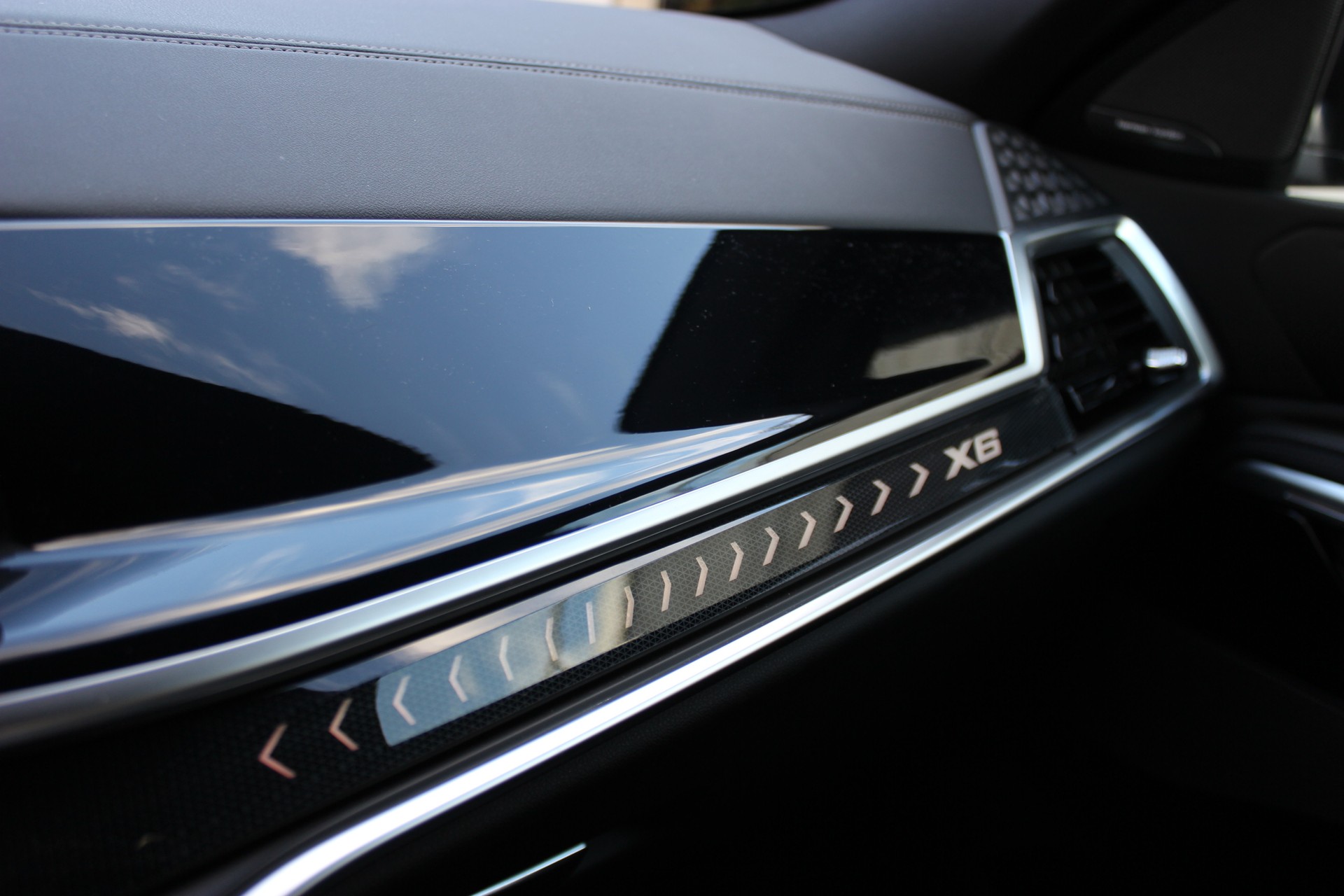 BMW X6 xDrive 48V 40d M Sport-image-23