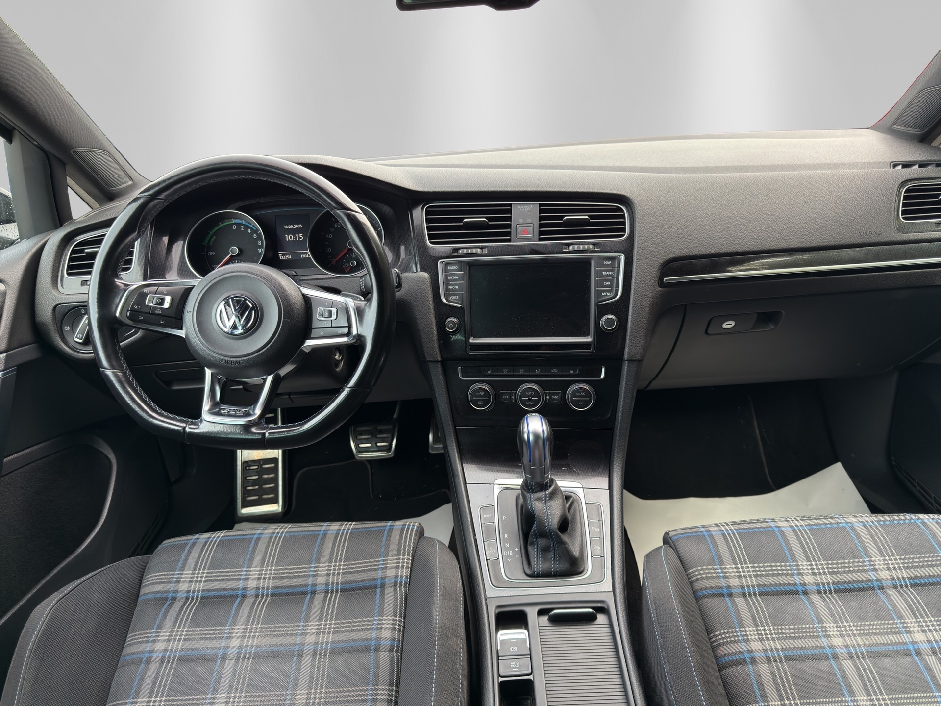 VW Golf 1.4 TSI GTE DSG-image-8