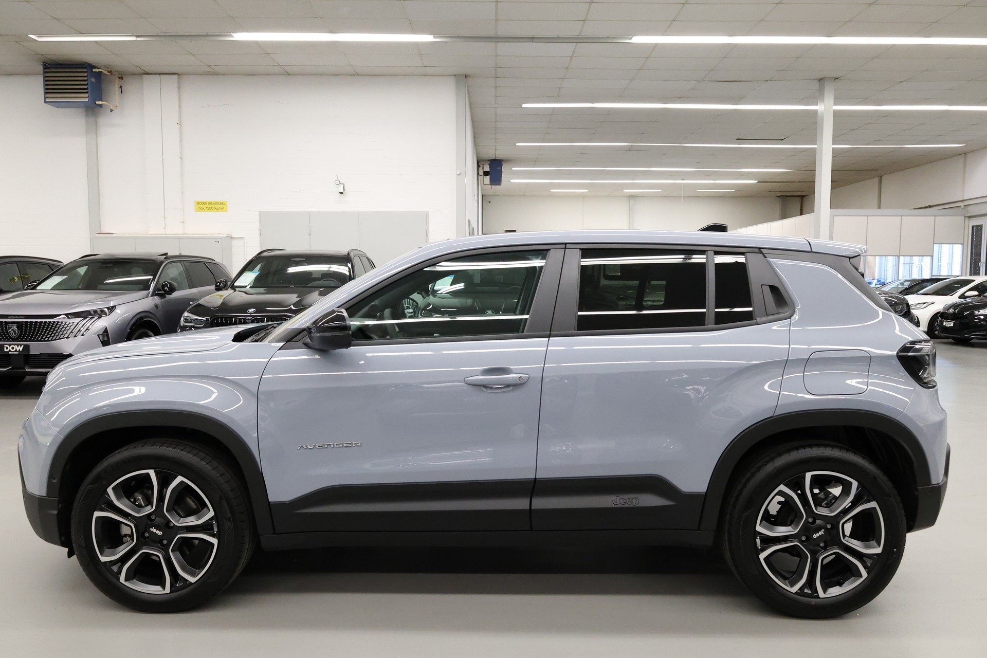 JEEP Avenger 1.2 MHEV Summit-image-11