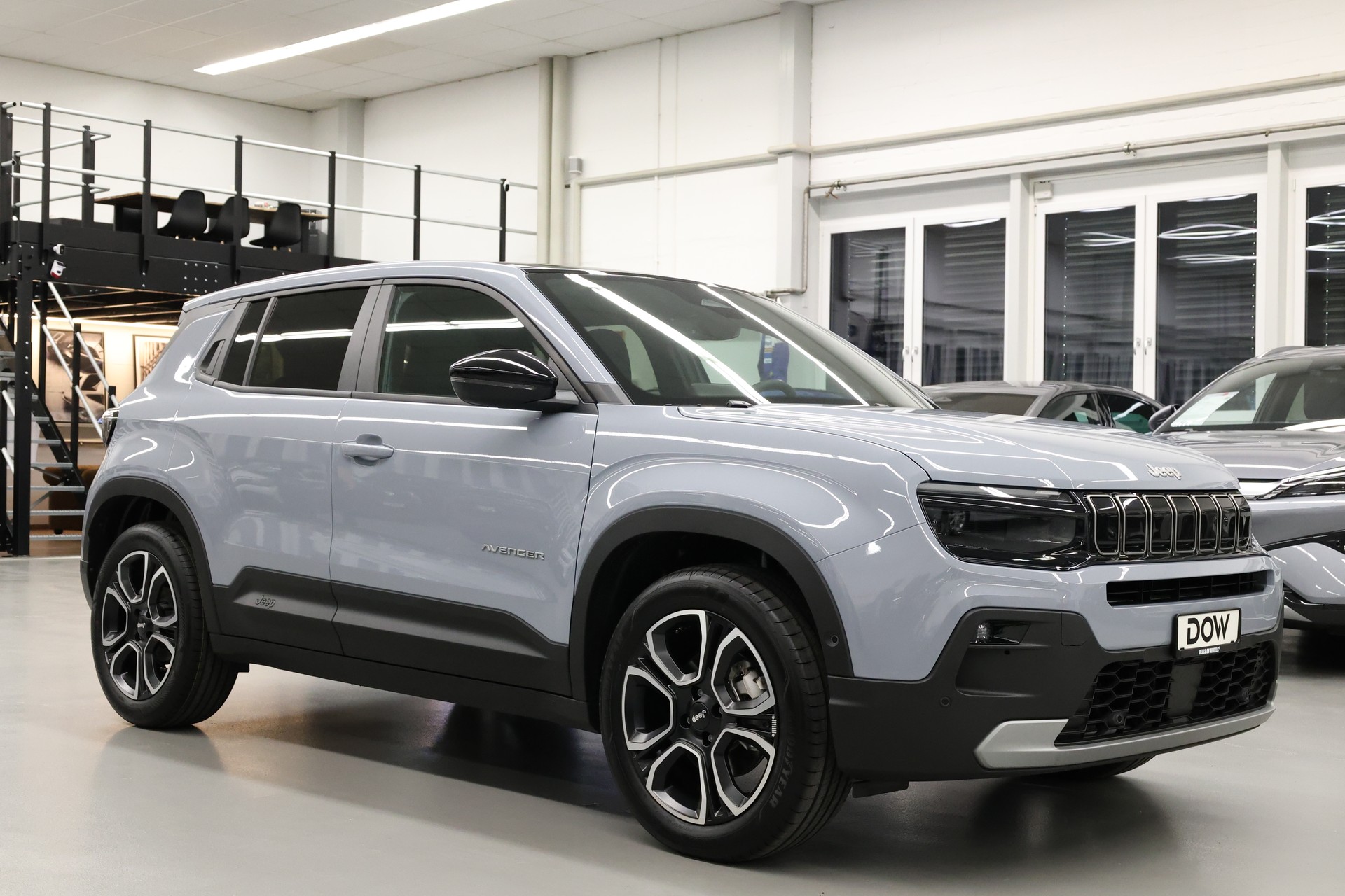 JEEP Avenger 1.2 MHEV Summit-image-1