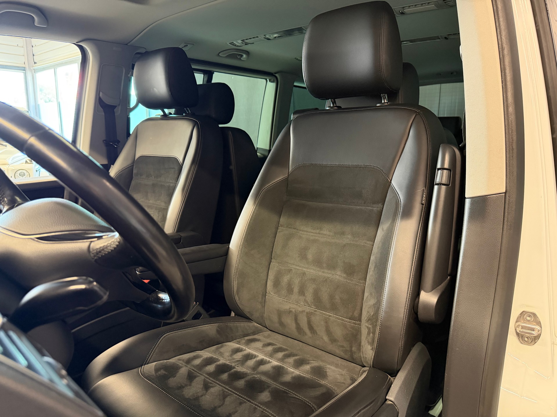 VW T6 Multivan 2.0 Bi-TDI Highline Liberty 4Mot. DSG-image-10