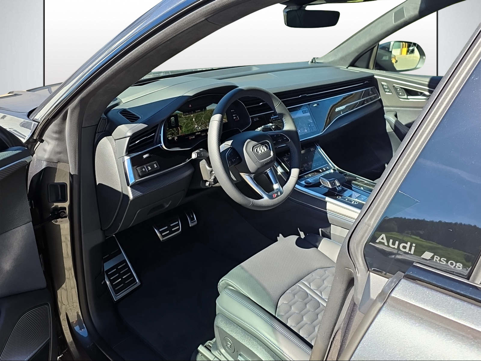 AUDI RSQ8 performance quattro-image-5