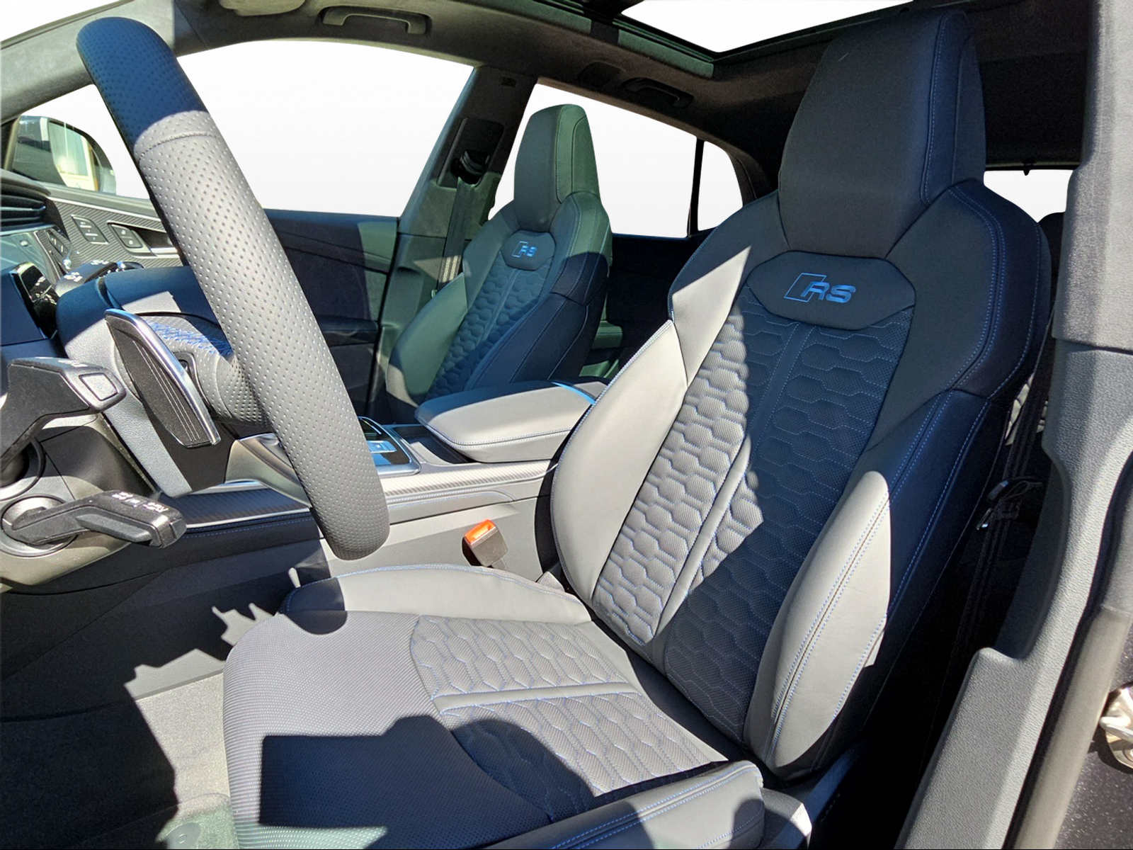 AUDI RSQ8 performance quattro-image-7