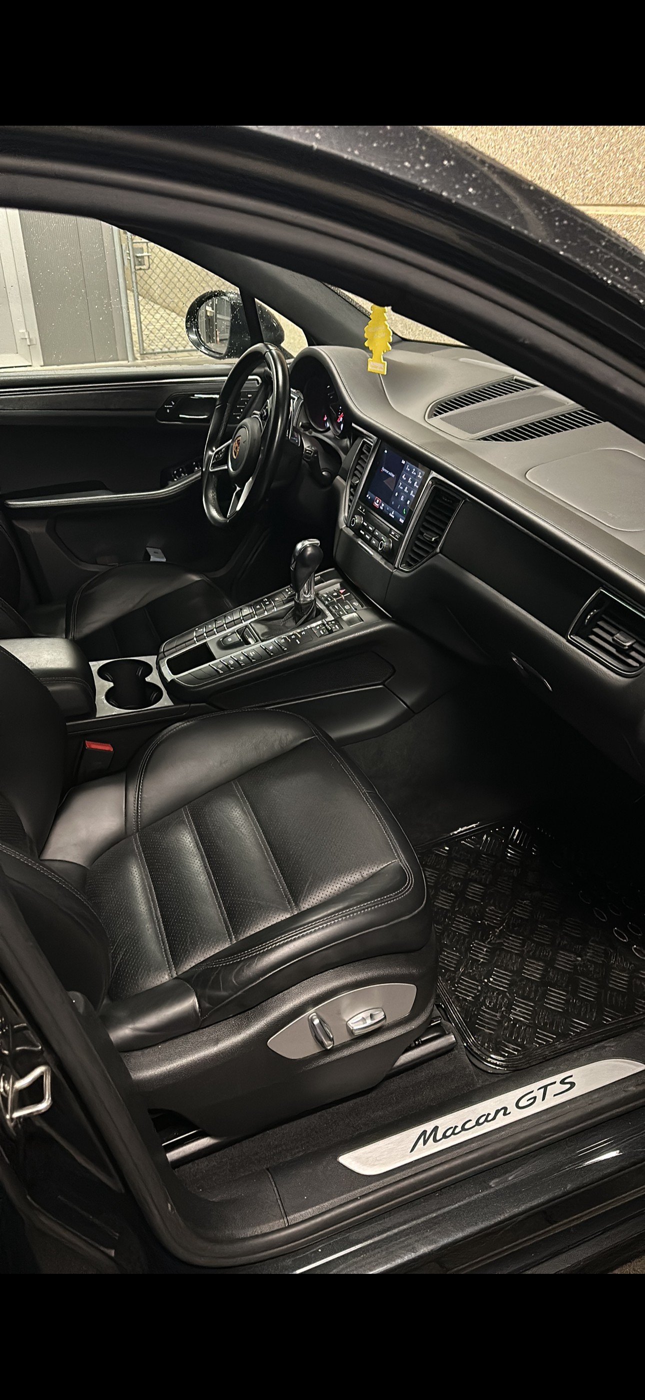 PORSCHE 3.0 V6 GTS-image-5