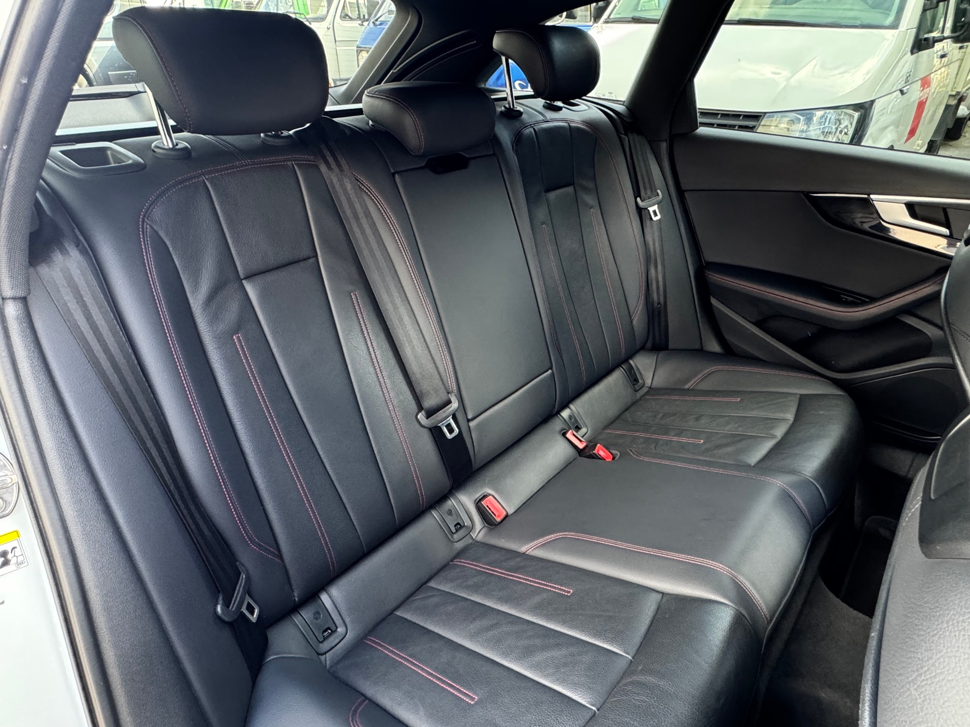 AUDI A4 Avant 2.0 TDI Sport quattro S-tronic-image-9