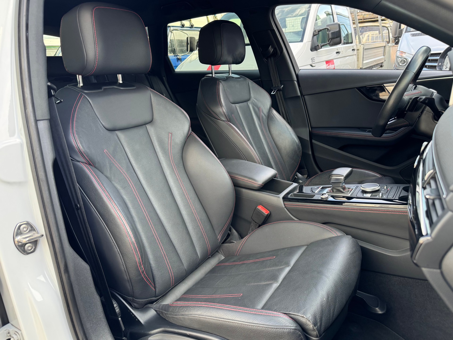 AUDI A4 Avant 2.0 TDI Sport quattro S-tronic-image-11