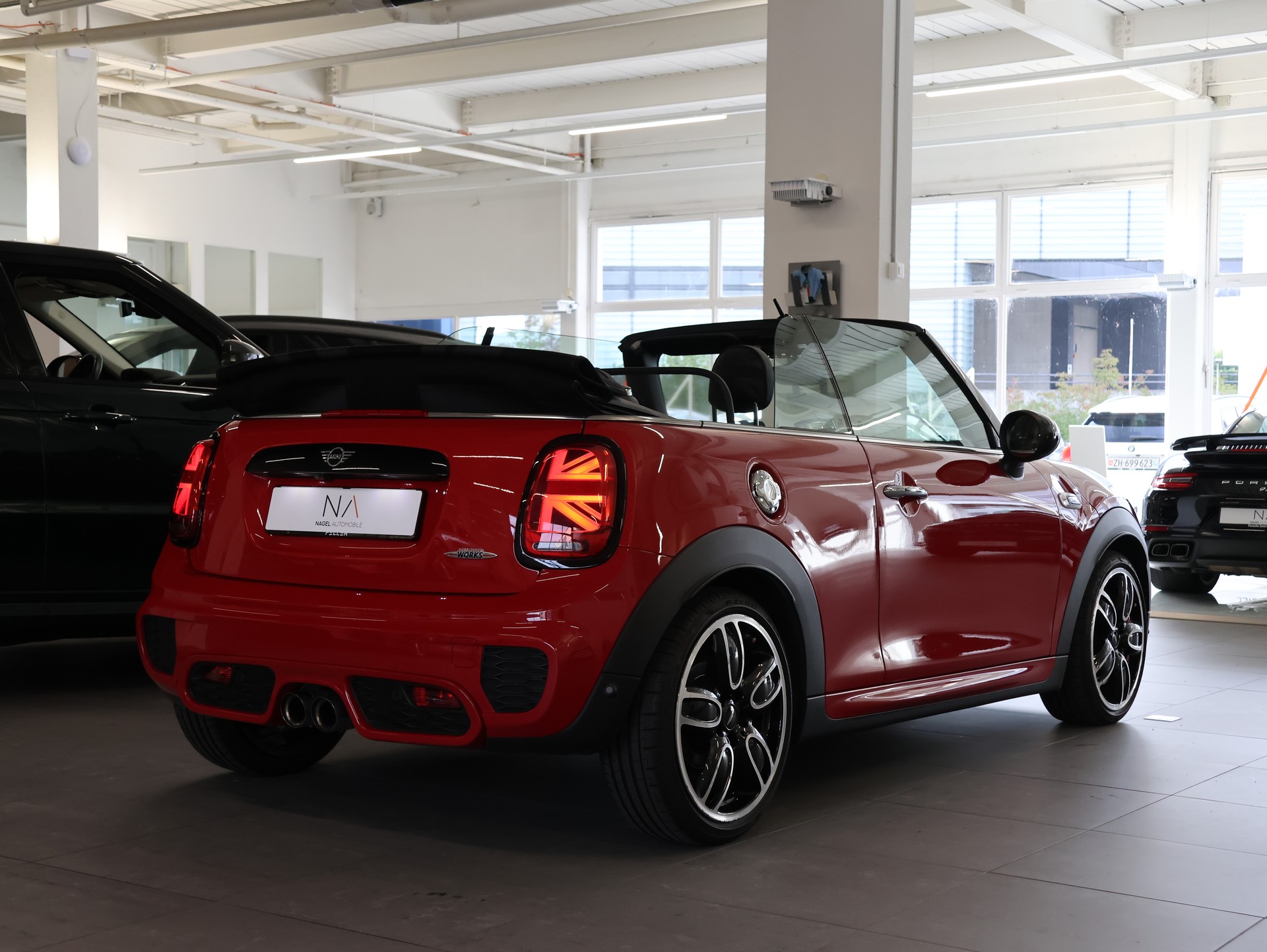 MINI Cooper John Cooper Works Cabriolet Steptronic *PAKET-CHILI*-image-9