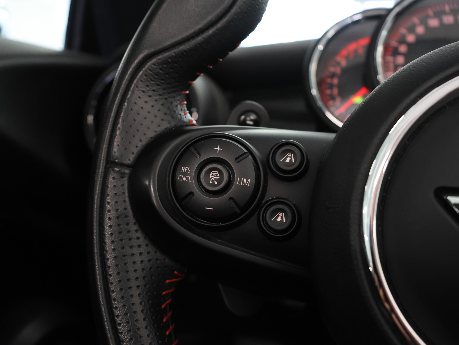 MINI Cooper John Cooper Works Cabriolet Steptronic *PAKET-CHILI*-image-23