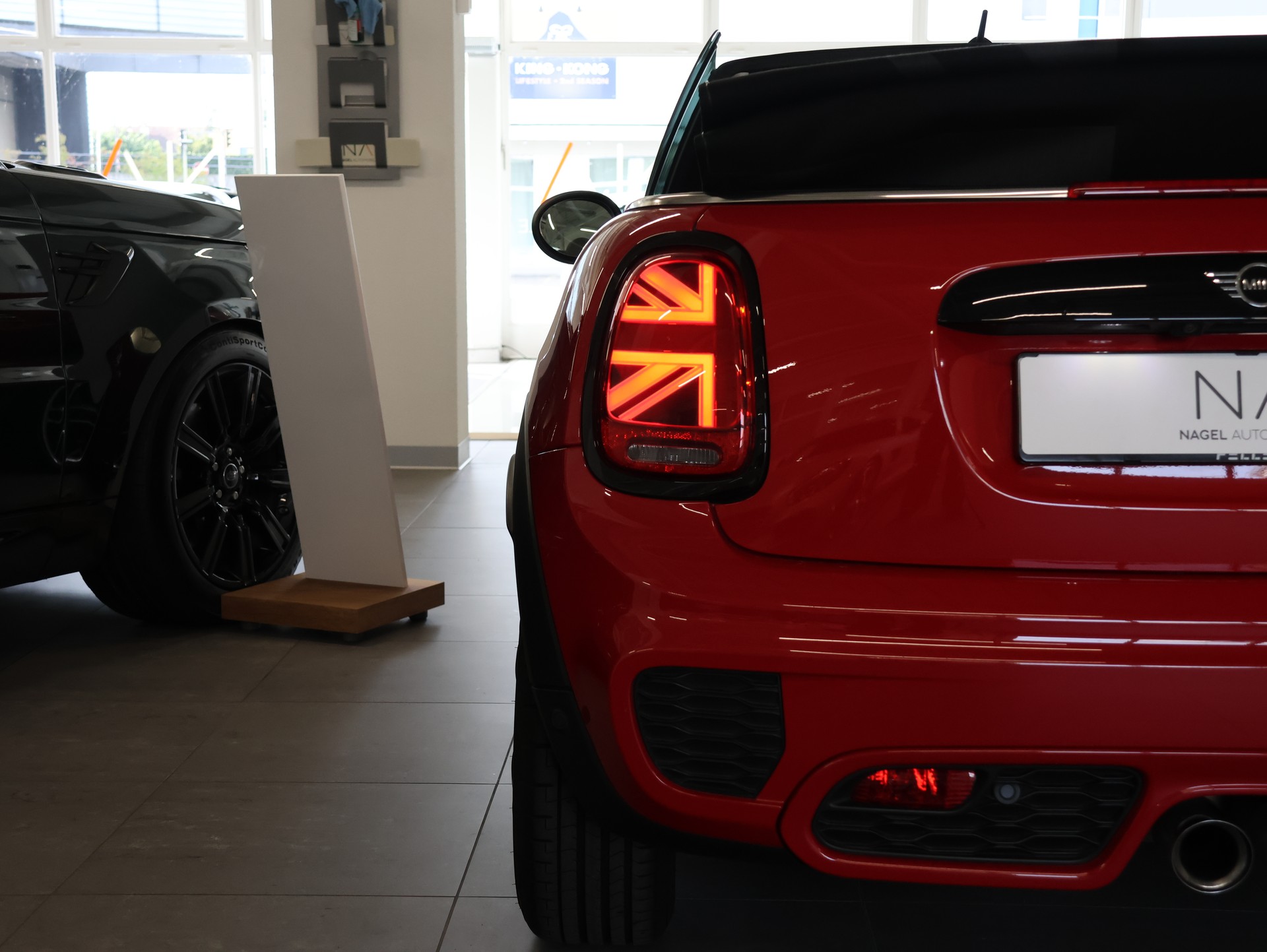 MINI Cooper John Cooper Works Cabriolet Steptronic *PAKET-CHILI*-image-7