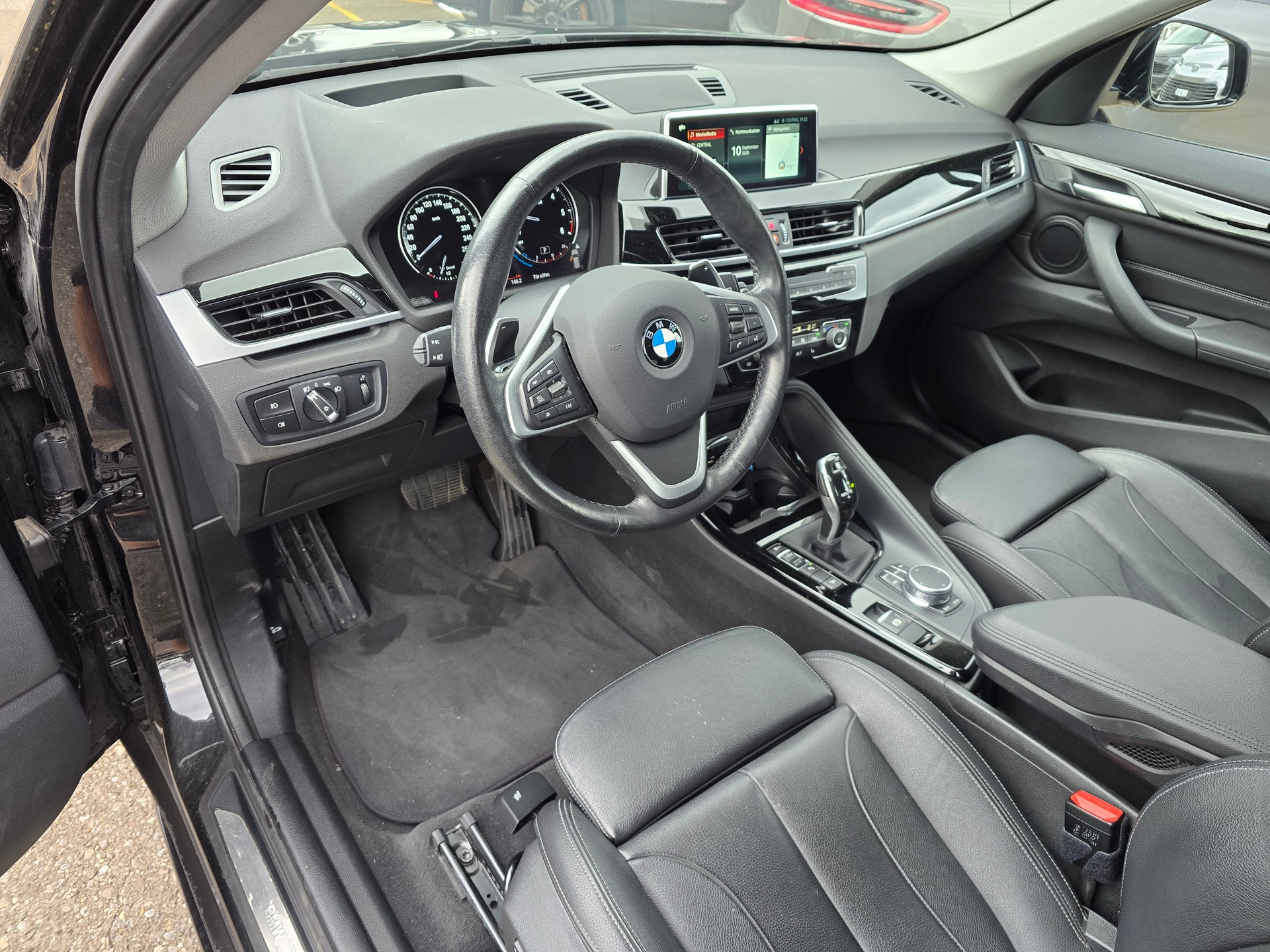 BMW X1 xDrive 18d Sport Line Steptronic-image-8