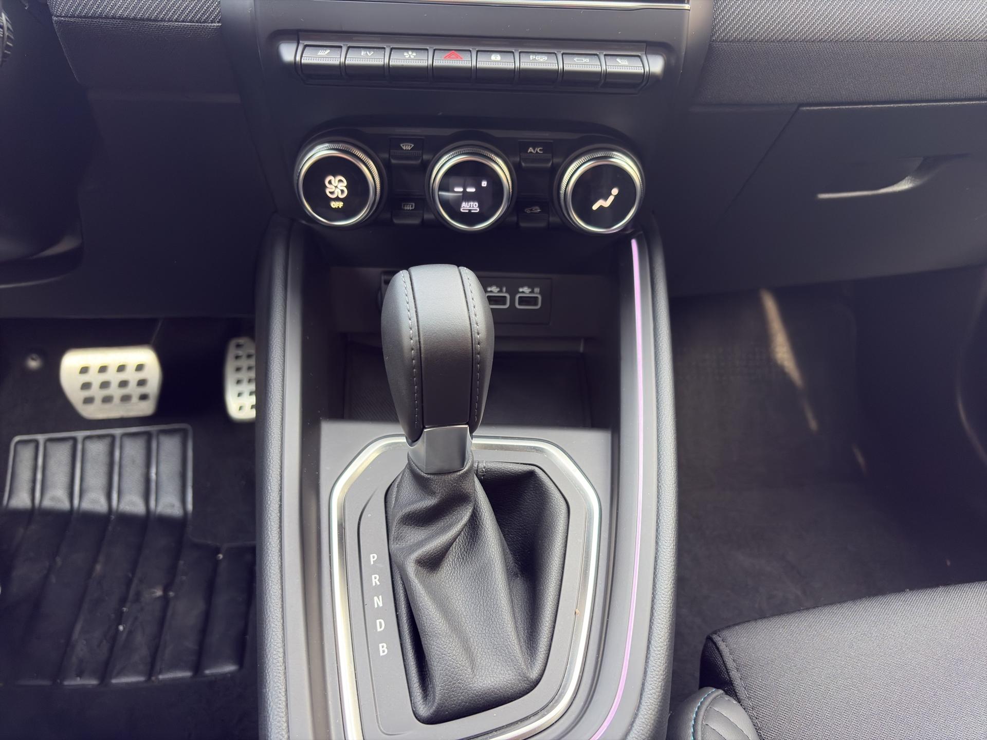 RENAULT Clio 1.6 E-Tech Esprit Alpine-image-11