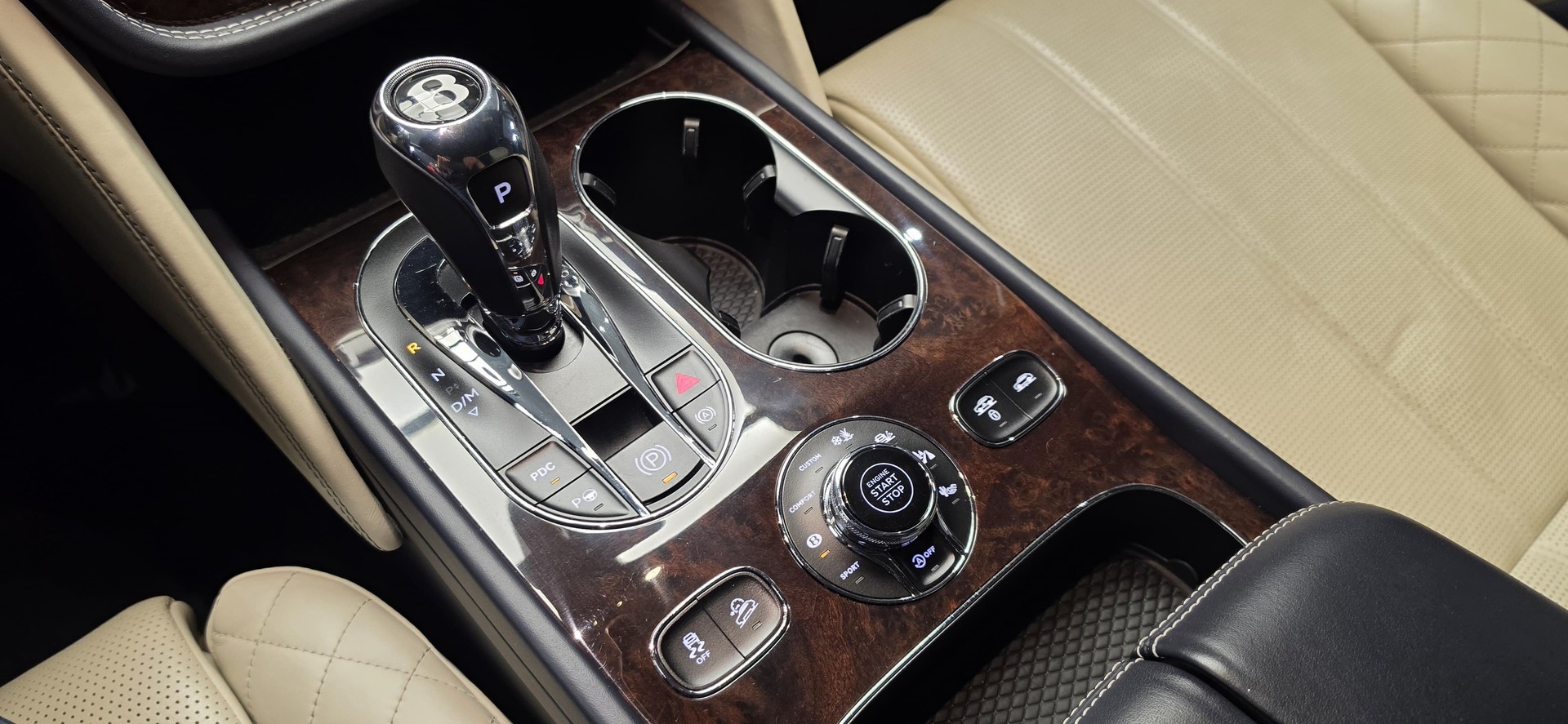 BENTLEY Bentayga W12-image-11