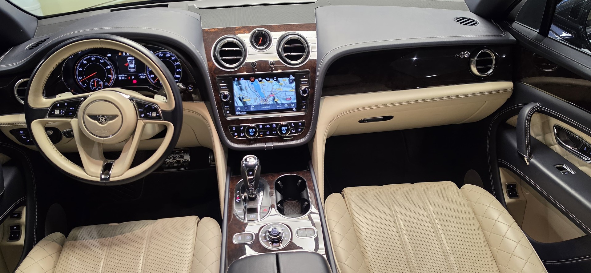 BENTLEY Bentayga W12-image-8