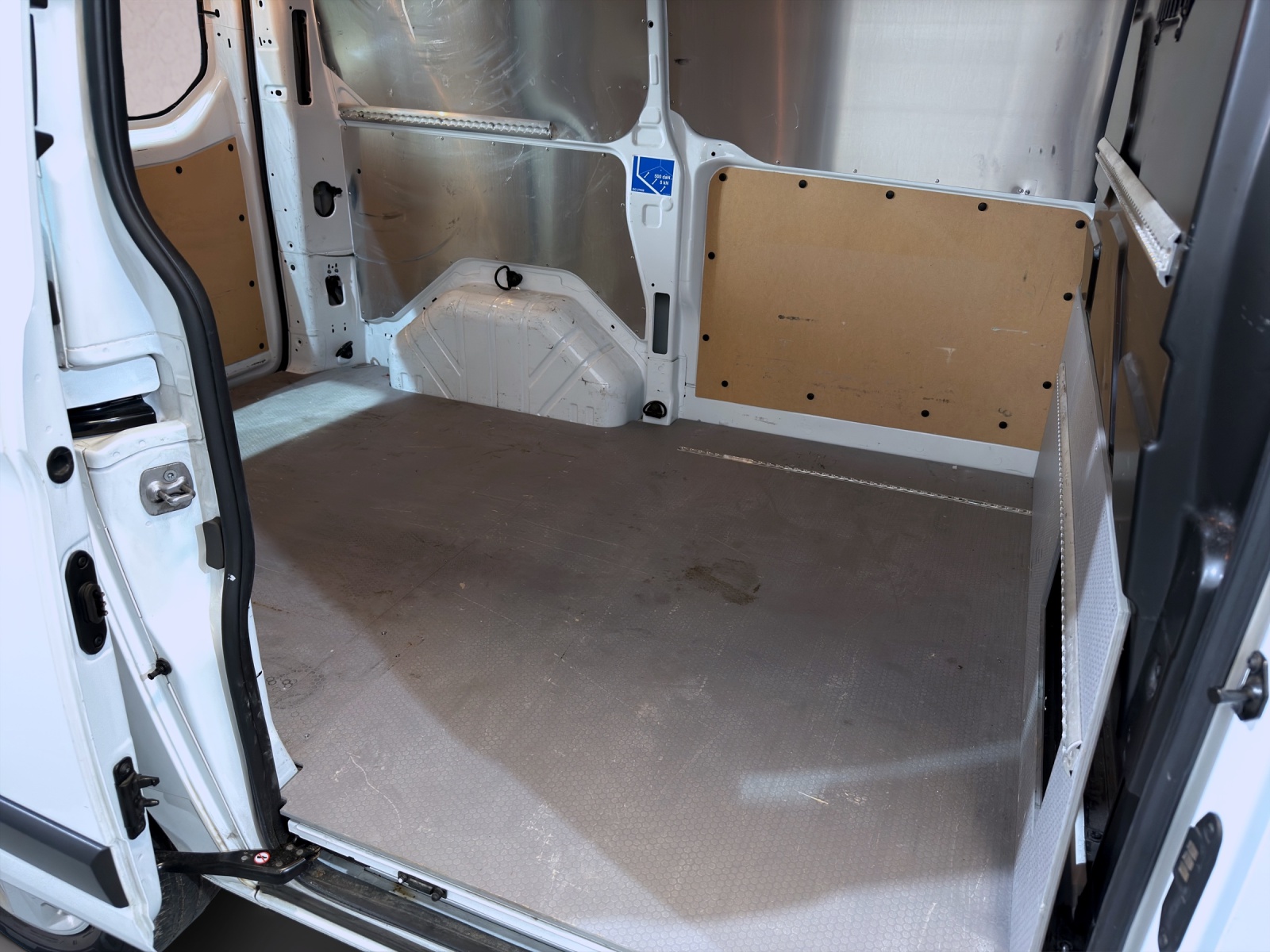 FORD Transit Custom 320 L1H1 Trend A-image-8