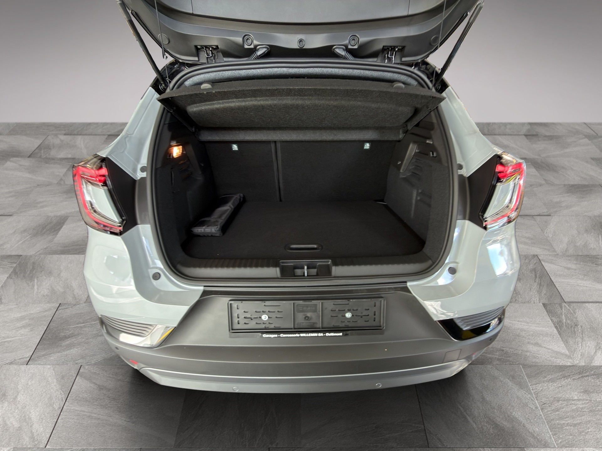 RENAULT Captur 1.8 E-Tech 160 Esprit Alpine DHT-image-13