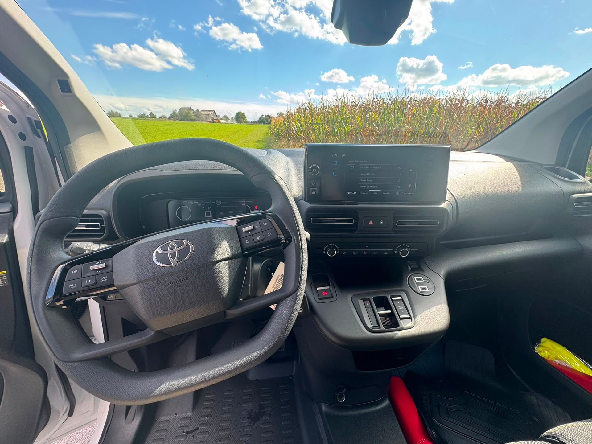 TOYOTA Proace City Van EV 50 kWh Advanced Medium-image-9