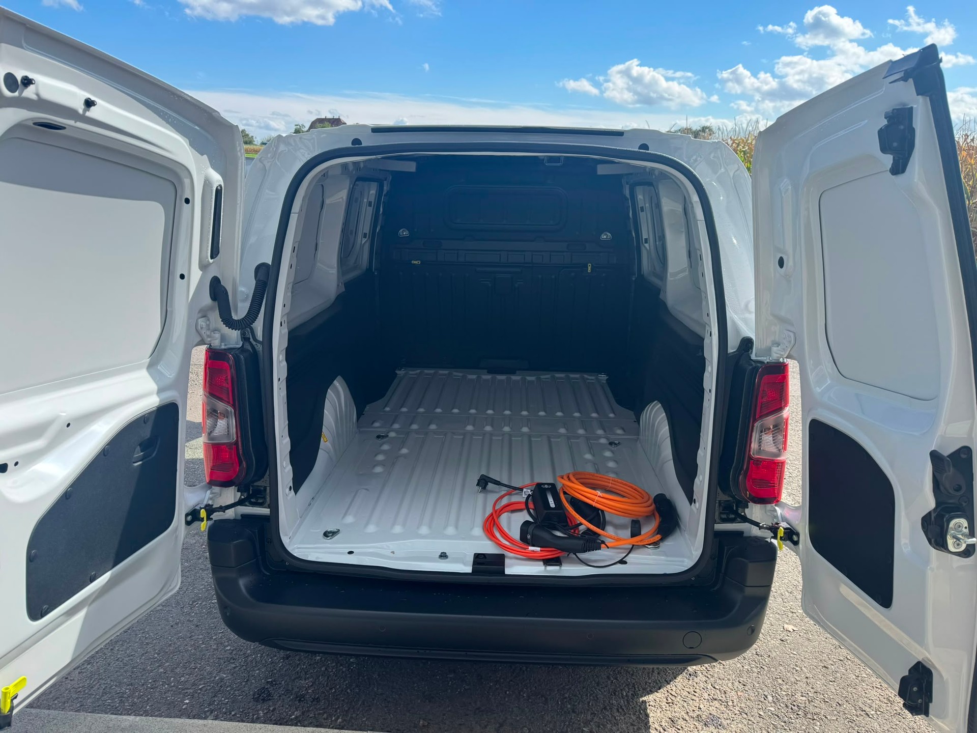 TOYOTA Proace City Van EV 50 kWh Advanced Medium-image-7