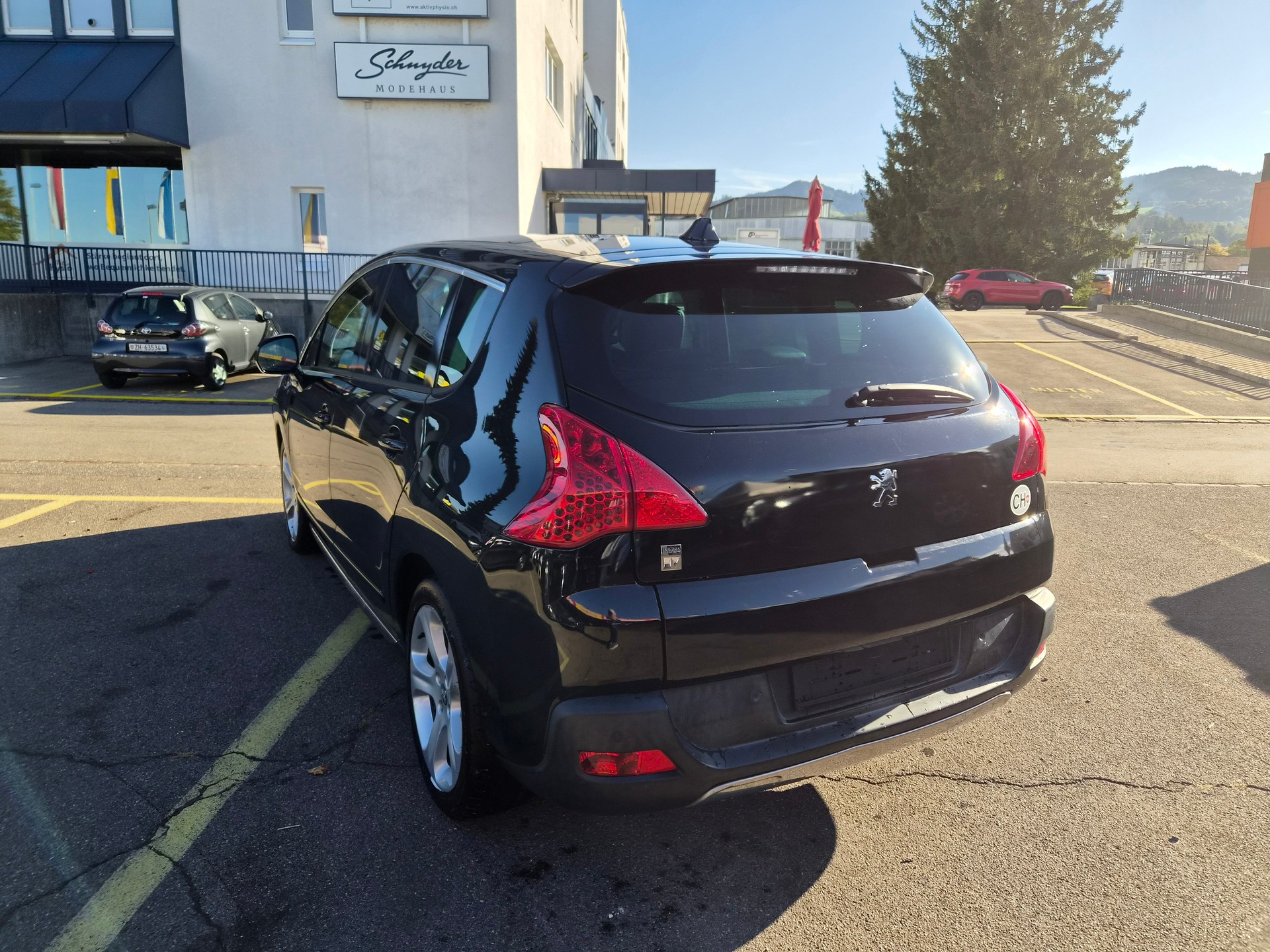 PEUGEOT 3008 HYbrid4 2.0 HDI EGS6-image-3