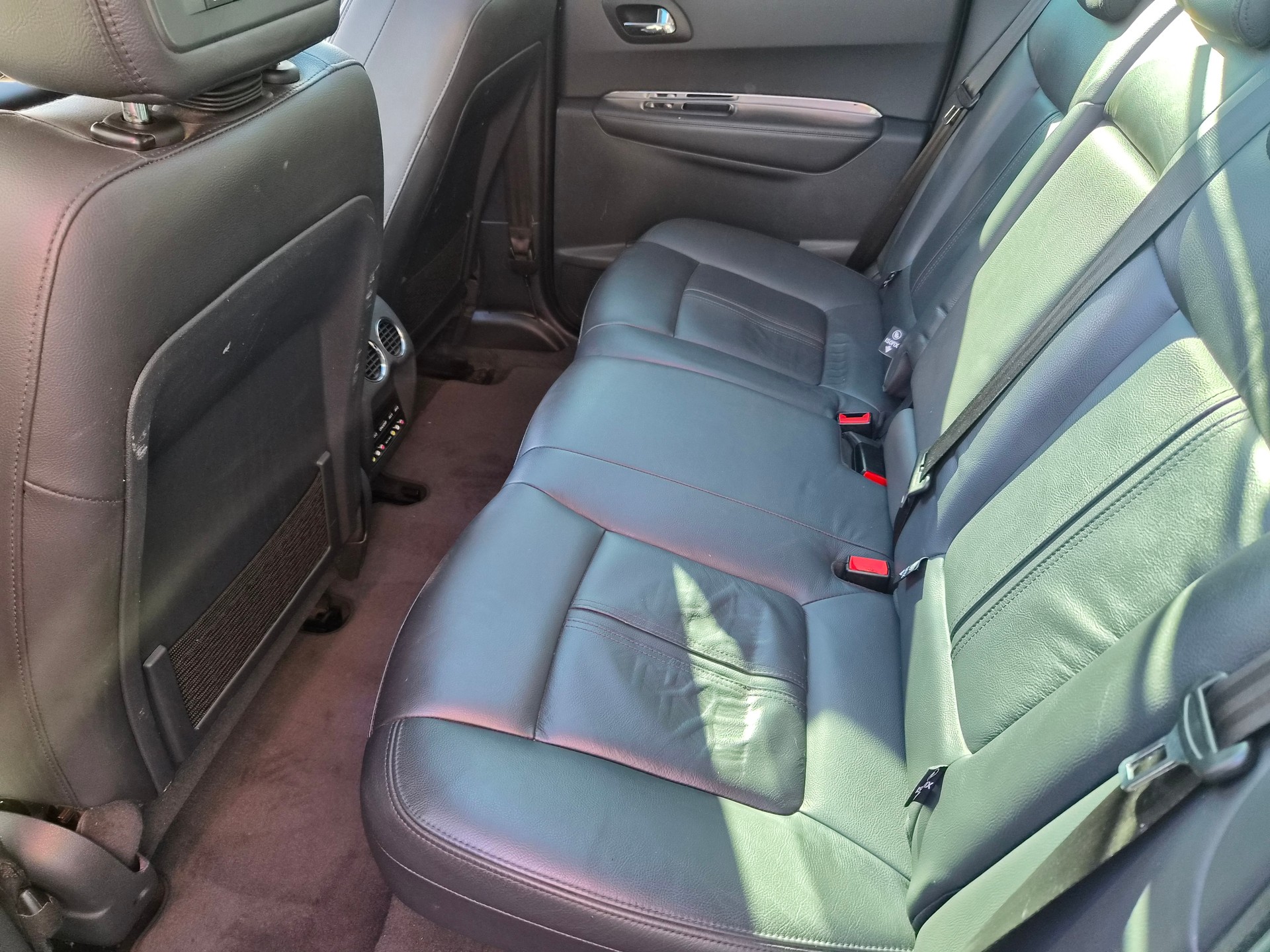 PEUGEOT 3008 HYbrid4 2.0 HDI EGS6-image-6