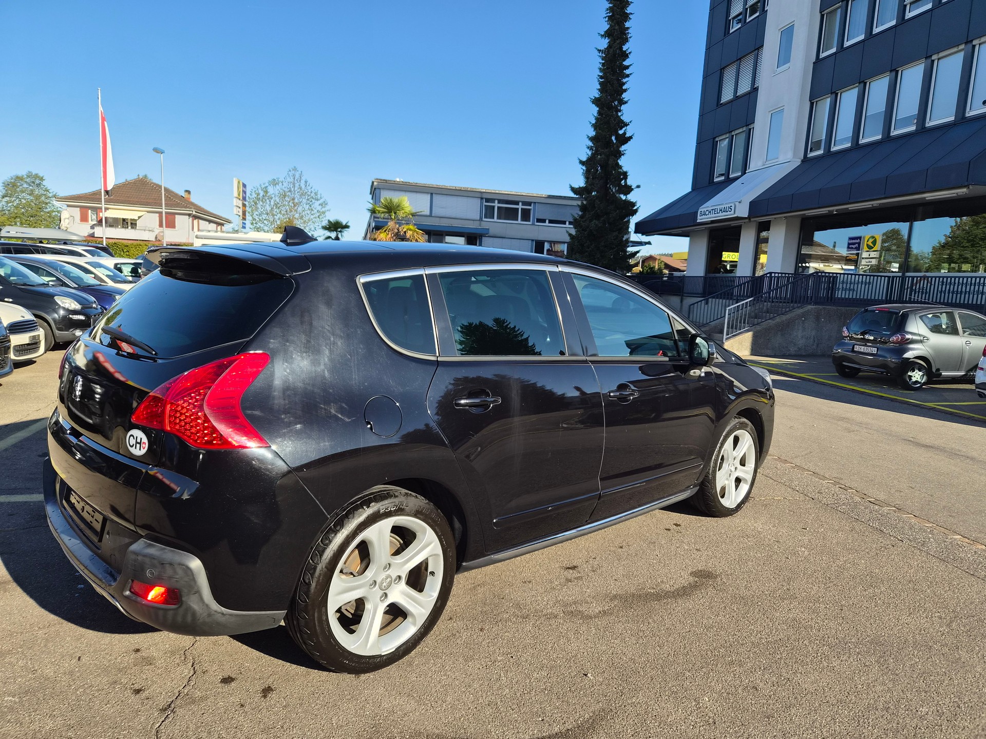 PEUGEOT 3008 HYbrid4 2.0 HDI EGS6-image-1
