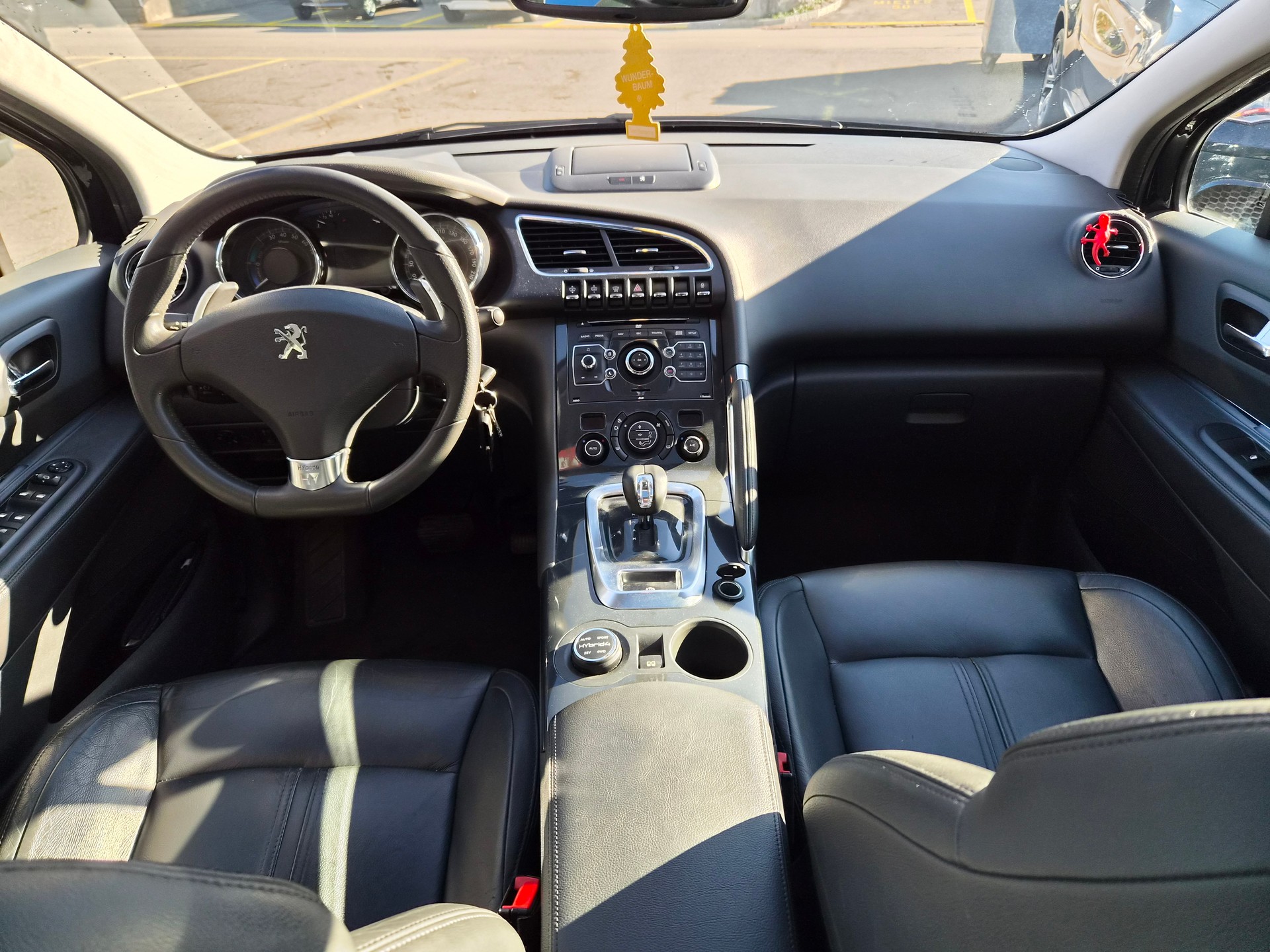 PEUGEOT 3008 HYbrid4 2.0 HDI EGS6-image-8