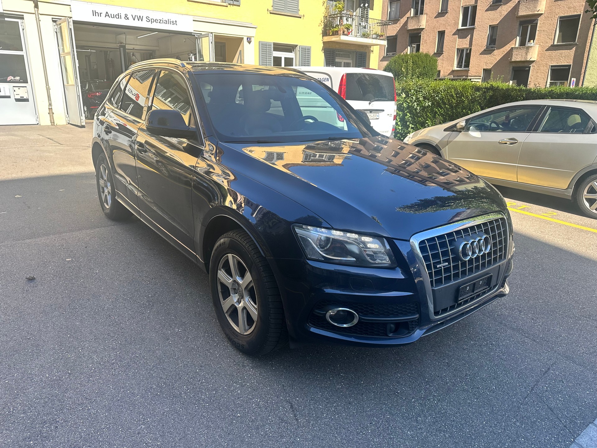 AUDI Q5 2.0 TFSI quattro S-tronic-image-8