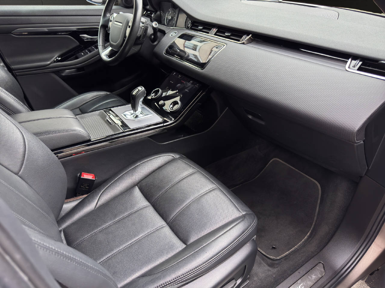 LAND ROVER Range Rover Evoque 2.0 T 250 R-Dynamic S-image-6