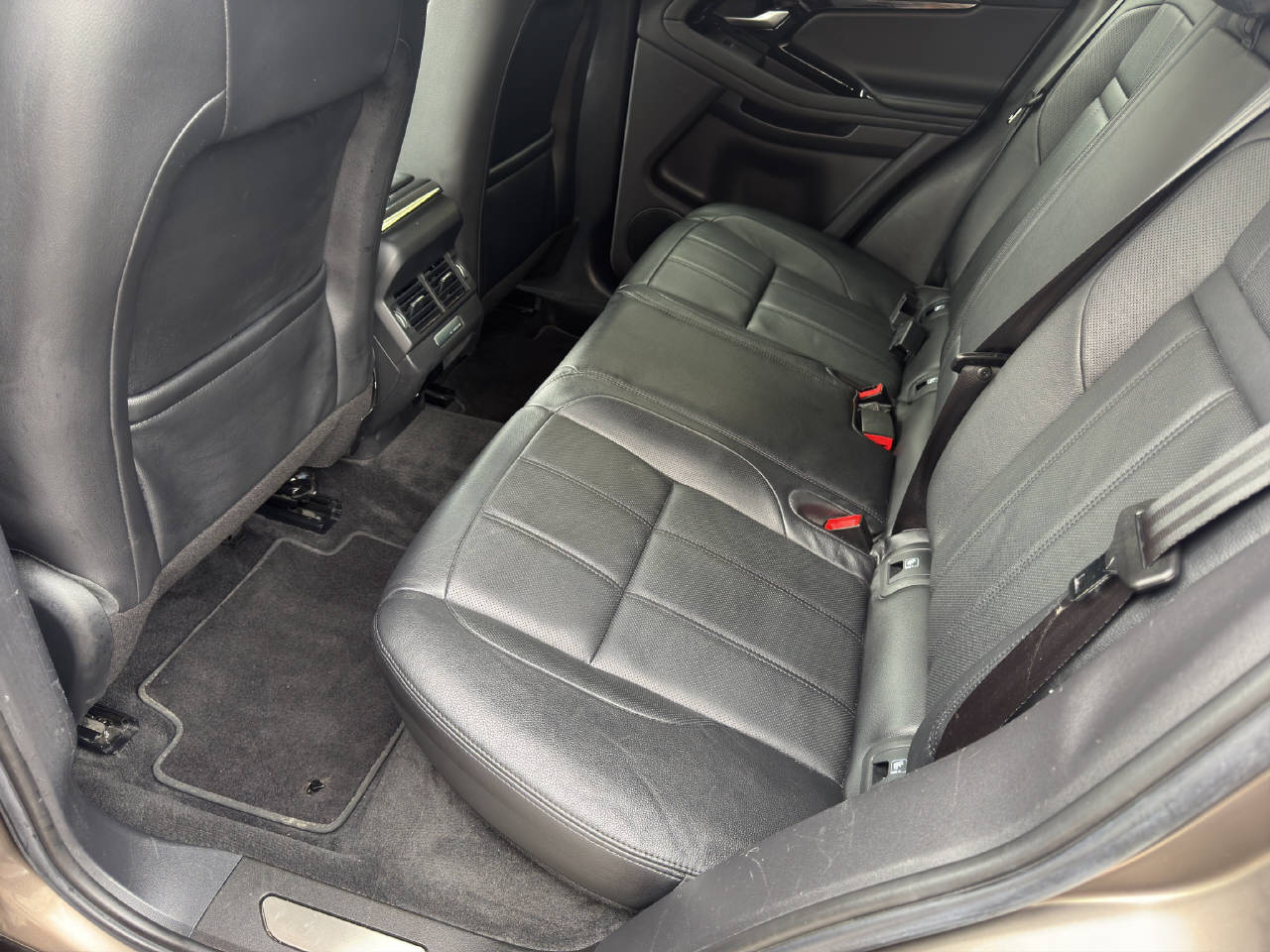 LAND ROVER Range Rover Evoque 2.0 T 250 R-Dynamic S-image-7