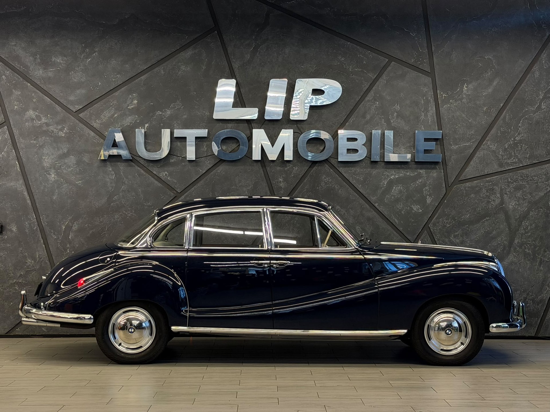 BMW 502A-image-4