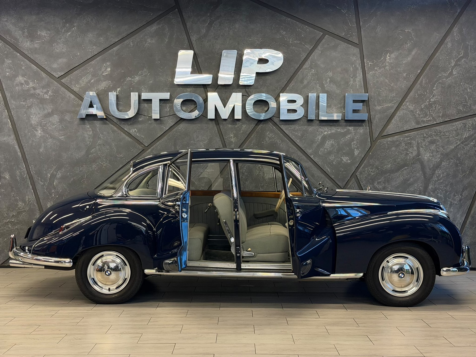 BMW 502A-image-5