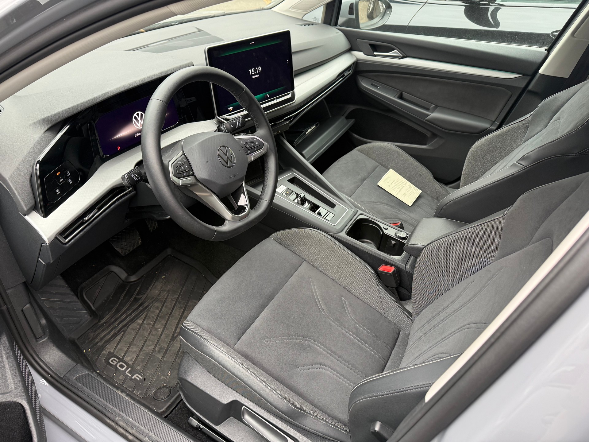 VW Golf Variant 1.5 eTSI mHEV Life DSG-image-7