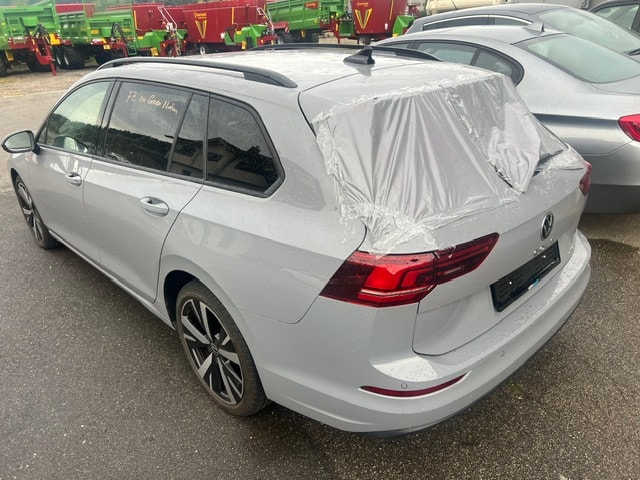VW Golf Variant 1.5 eTSI mHEV Life DSG-image-7