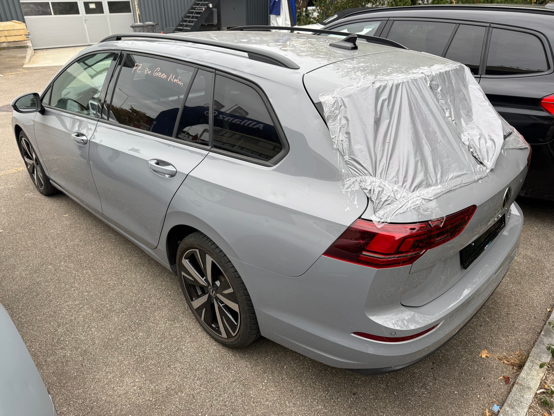 VW Golf Variant 1.5 eTSI mHEV Life DSG-image-3