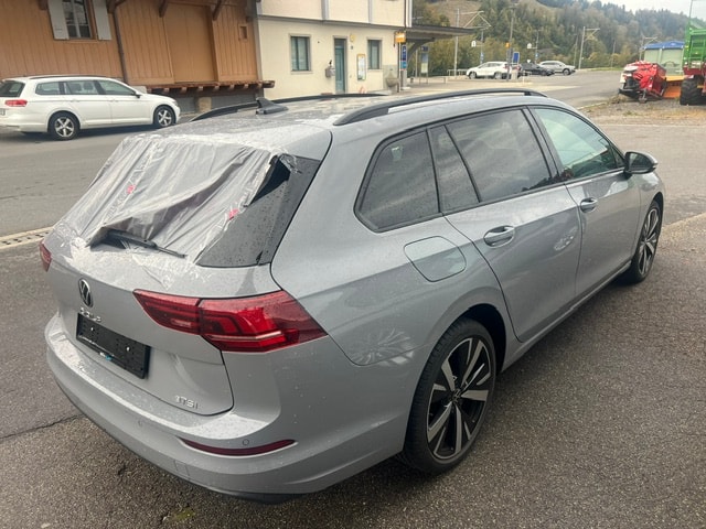 VW Golf Variant 1.5 eTSI mHEV Life DSG-image-5