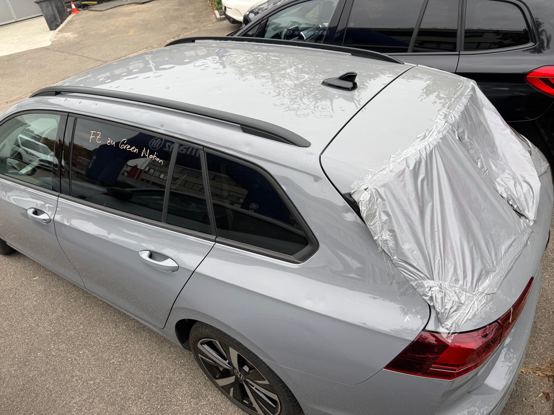 VW Golf Variant 1.5 eTSI mHEV Life DSG-image-4