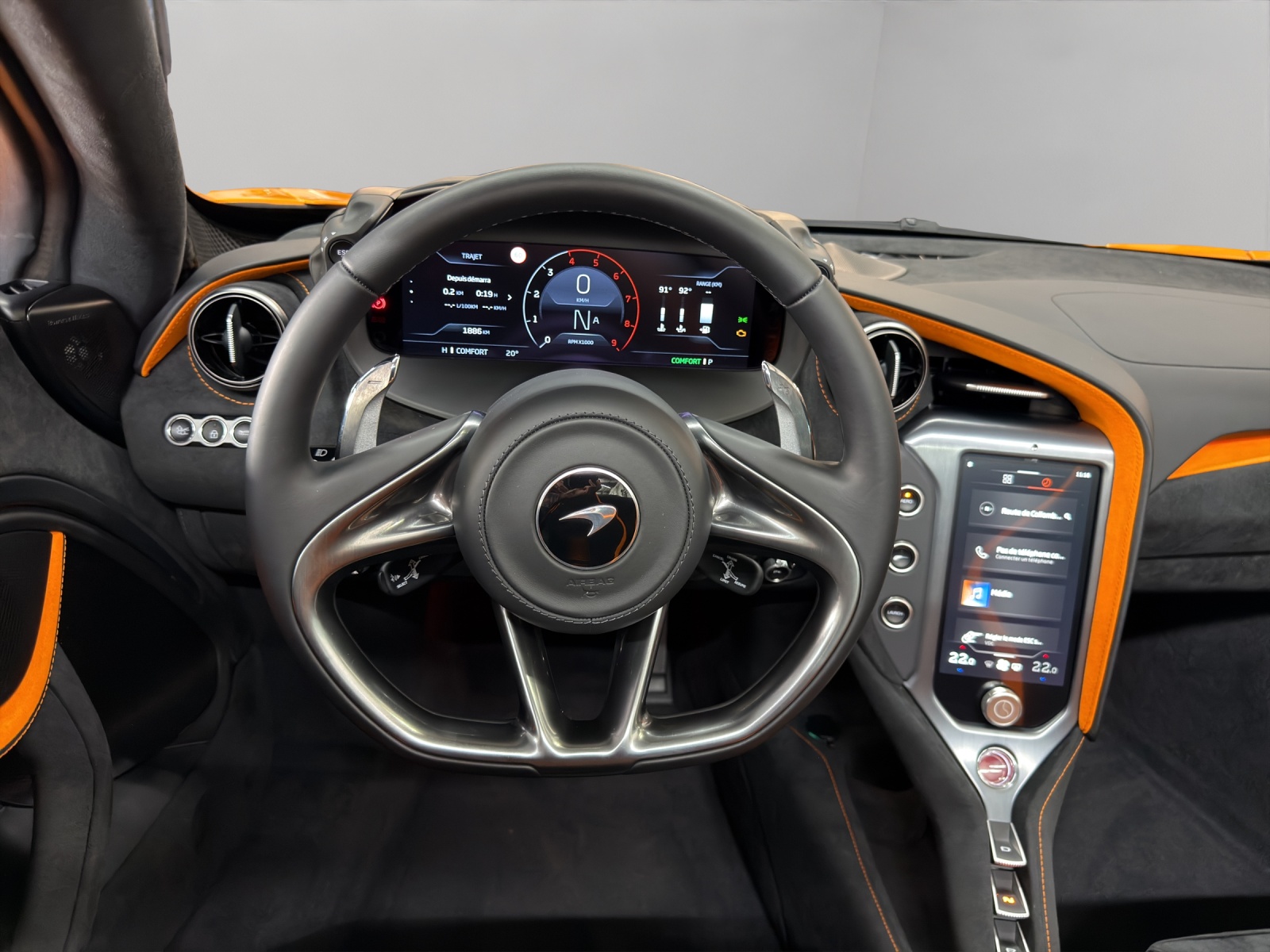 McLAREN 750S Spider-image-10
