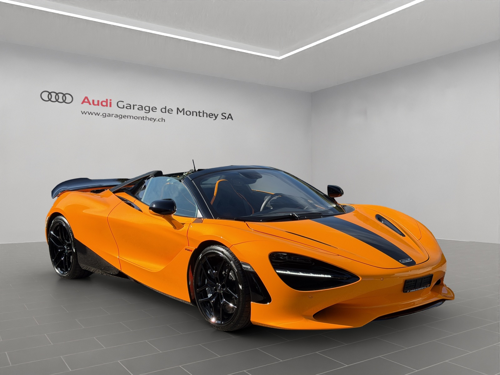 McLAREN 750S Spider-image-2