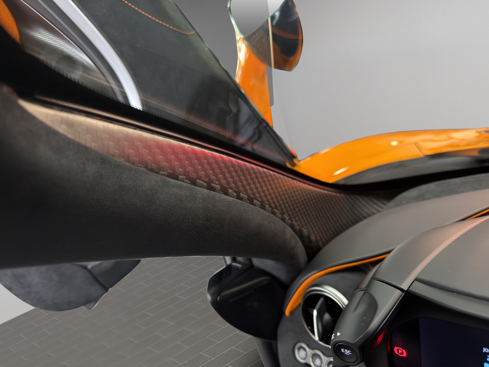 McLAREN 750S Spider-image-12