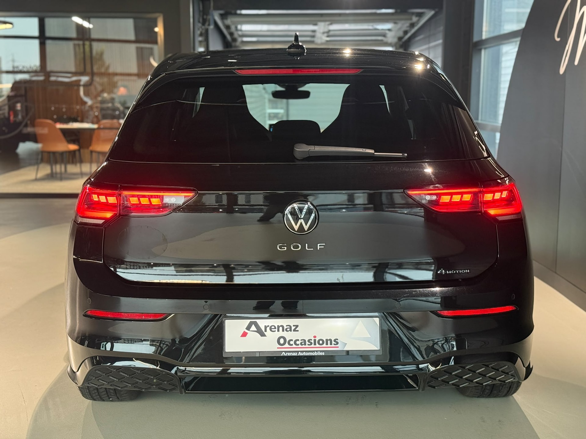 VW Golf 2.0 TSI R-Line DSG 4 Motion-image-5