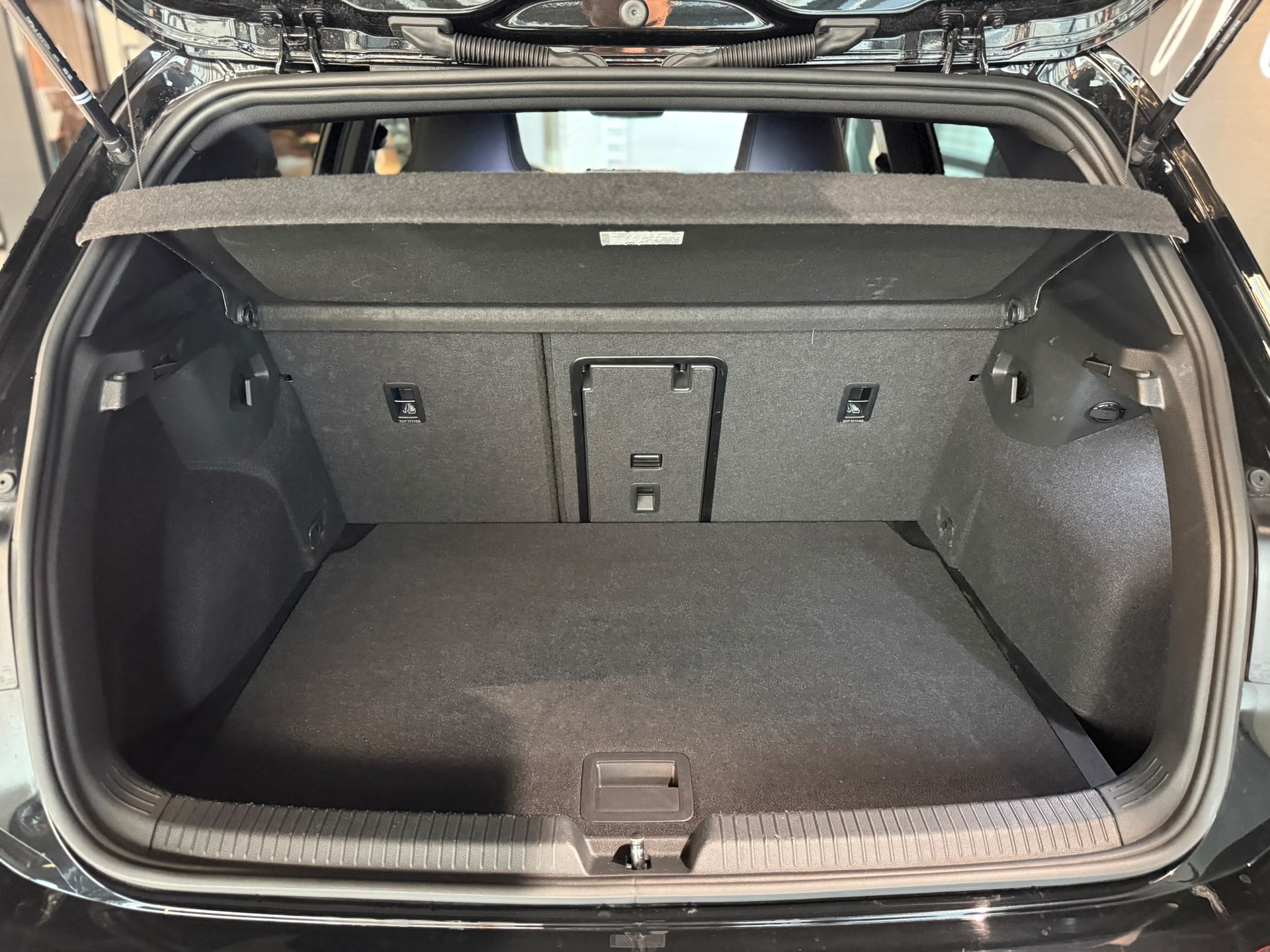 VW Golf 2.0 TSI R-Line DSG 4 Motion-image-24