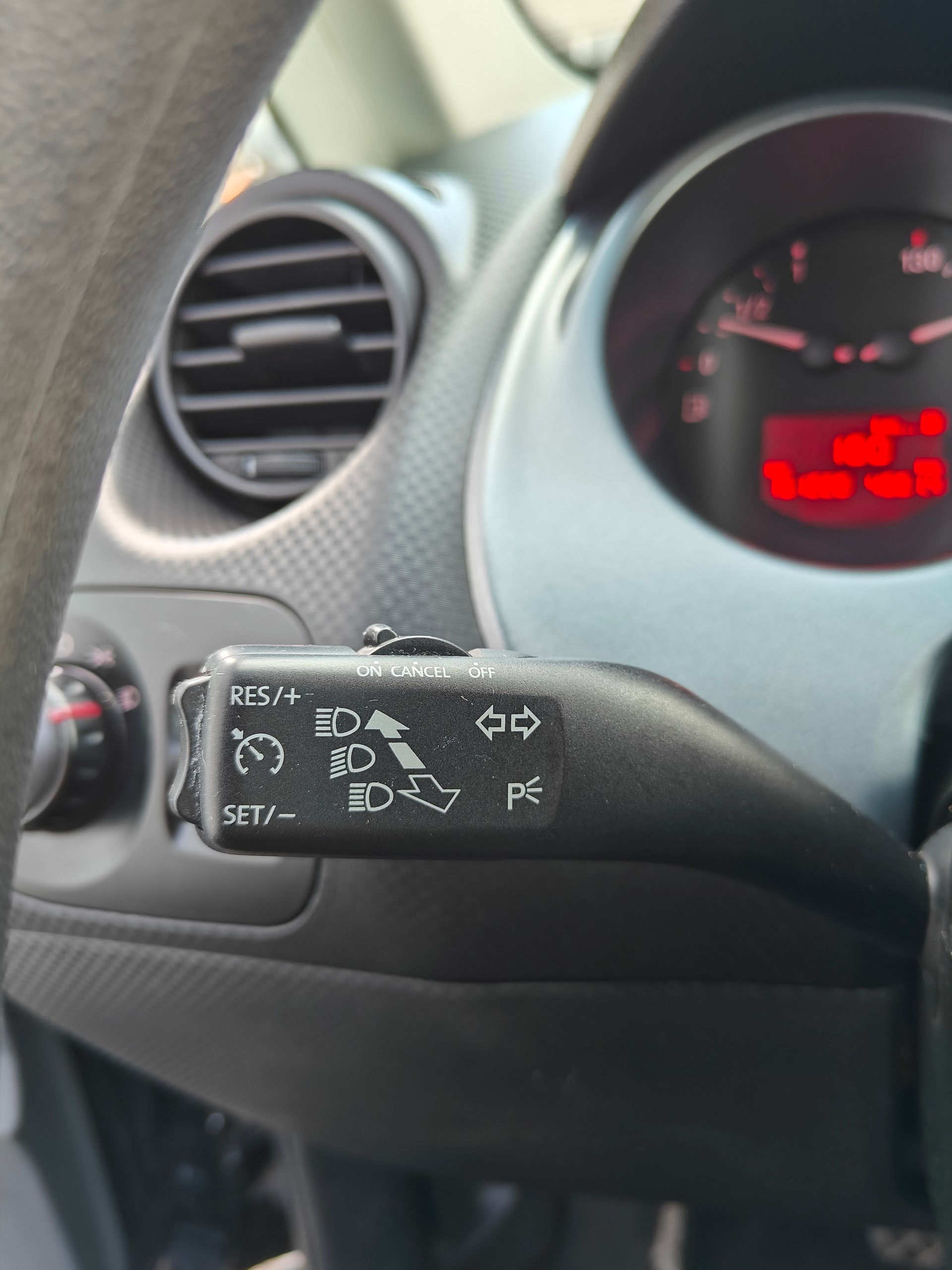 SEAT Altea 1.6 Reference-image-16